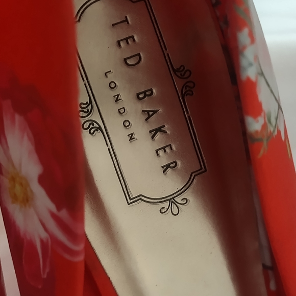TED BAKER LONDON Red Floral Heels NWT size 11.5 - Picture 8 of 10